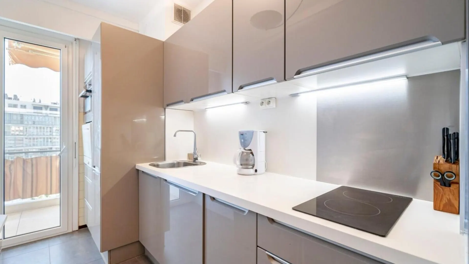 Charming 1 Bedroom On The Top Floor 戛纳 0*,  法国